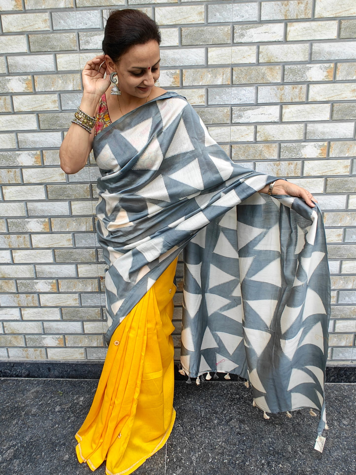 Yellow-Grey Shibori Clamp Dyed Handcrafted Saree
