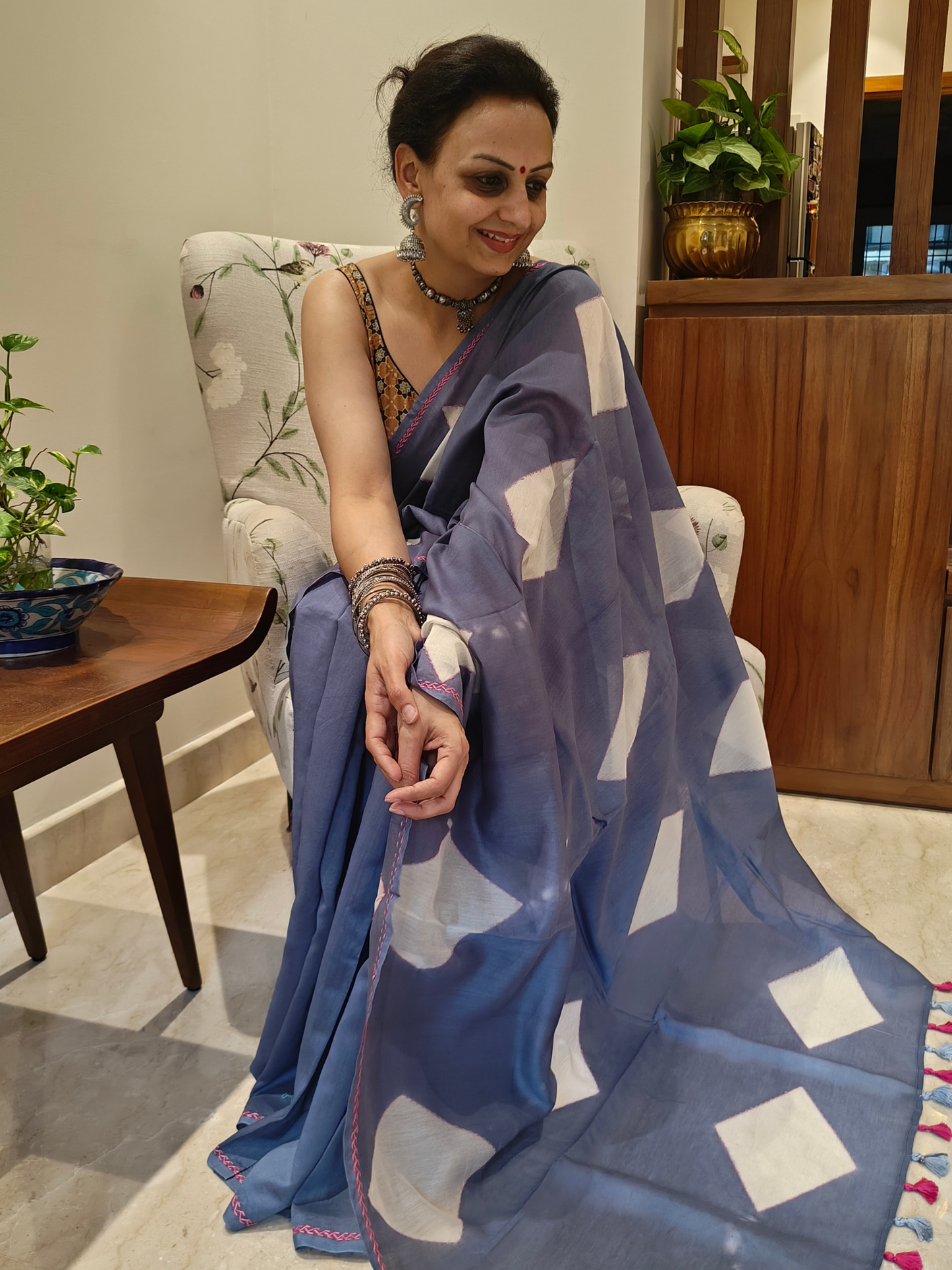 Ash Grey Shibori Clamp Dyed Handcrafted Saree